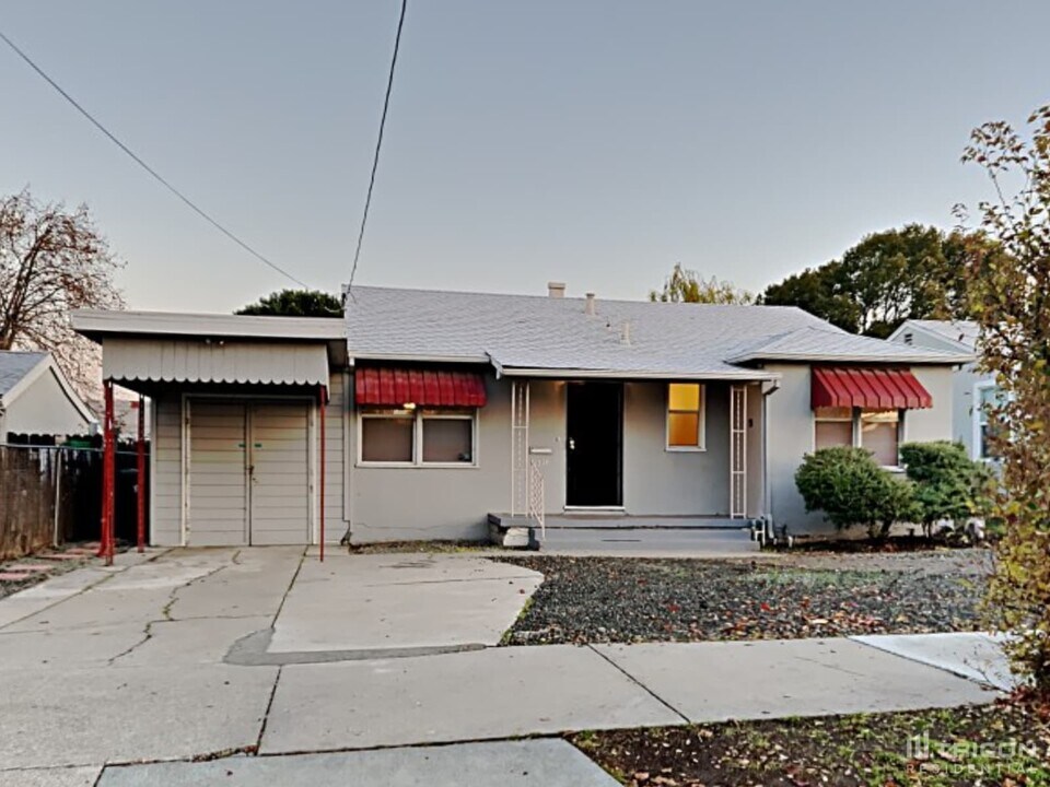 1316 W 9th St in Antioch, CA - Building Photo
