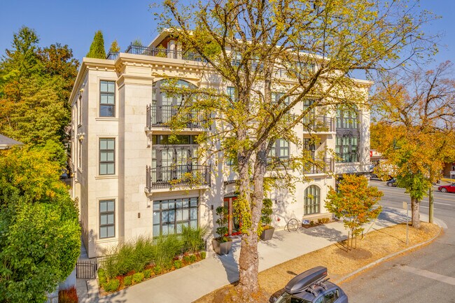 Chateau Laurier in Vancouver, BC - Building Photo - Building Photo