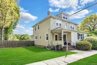 29 Ford St in Glen Cove, NY - Building Photo - Building Photo