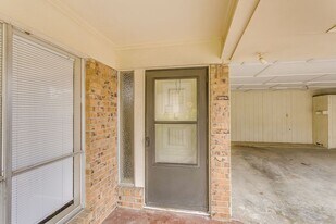 1629 Westridge St in Cleburne, TX - Building Photo