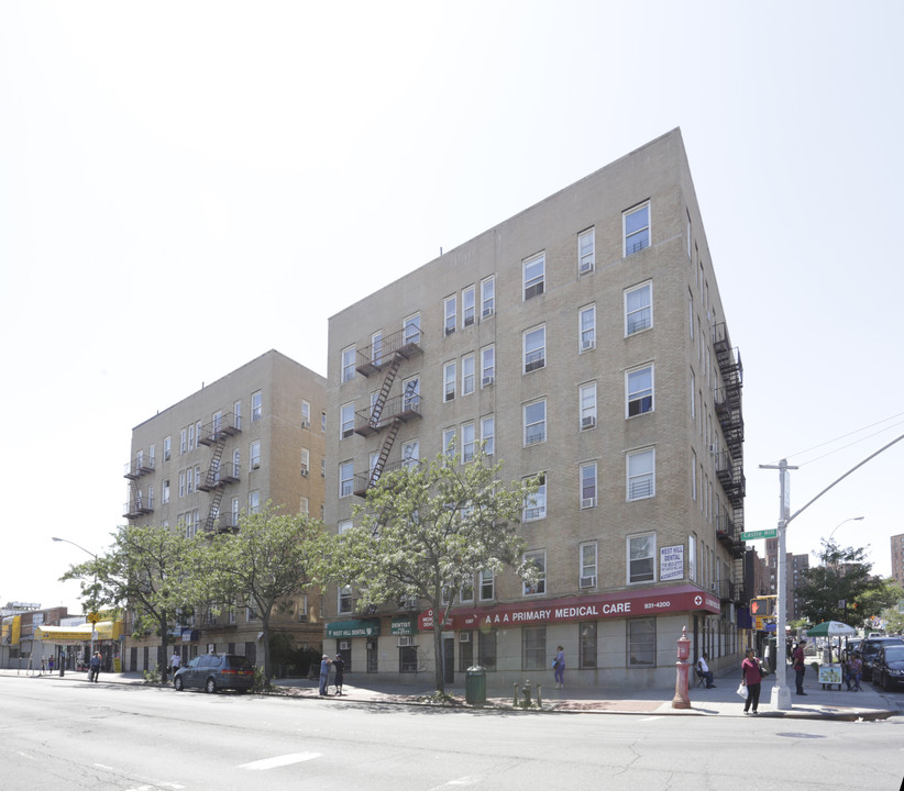 1381 Castle Hill Ave in Bronx, NY - Building Photo