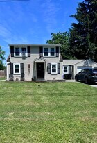 6179 Gloger Dr in Cicero, NY - Building Photo