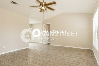 916 N Dean Cir in Deltona, FL - Building Photo - Building Photo