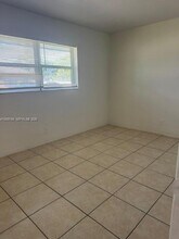 5649 SW 27th St in West Park, FL - Building Photo - Building Photo