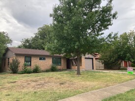 1704 W Birge St in Sherman, TX - Building Photo