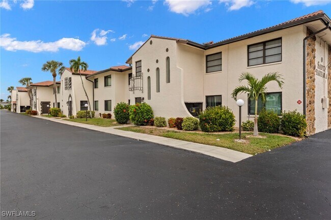 4717 Santa Barbara Blvd in Cape Coral, FL - Building Photo - Building Photo