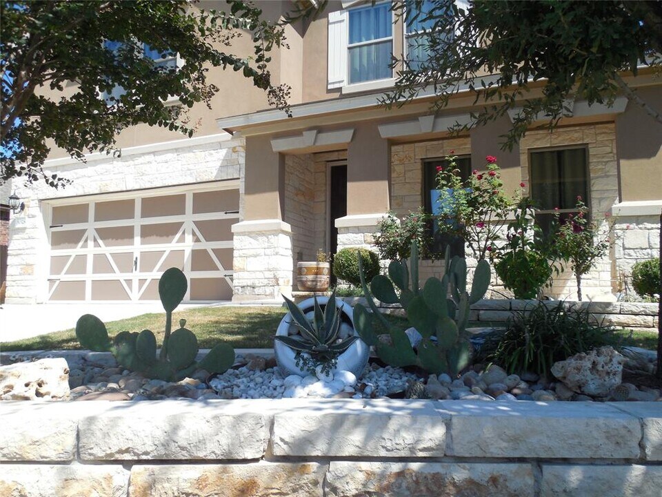 30328 Tiger Woods Dr in Georgetown, TX - Building Photo