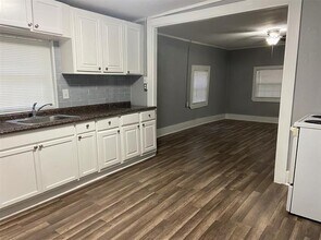 721 E Jefferson St in Waxahachie, TX - Building Photo - Building Photo