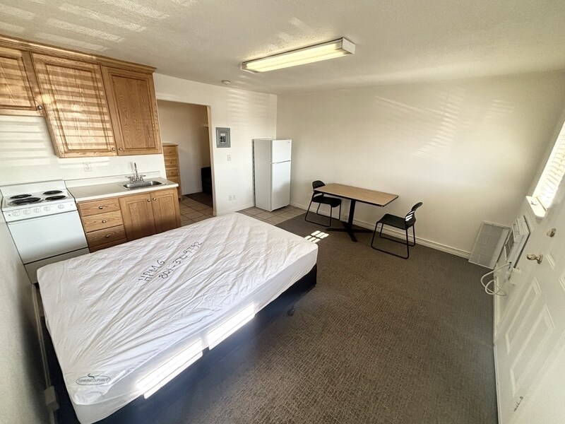 1675 S State St in Orem, UT - Building Photo