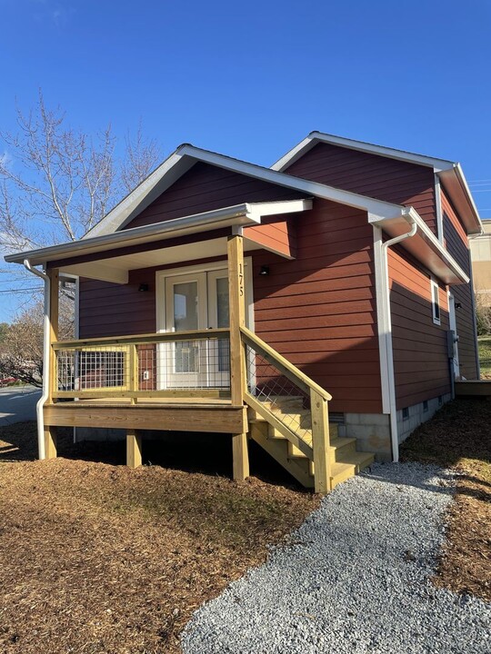 175 Delmar St in Boone, NC - Foto de edificio