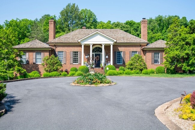 property at 935 Garth Rd