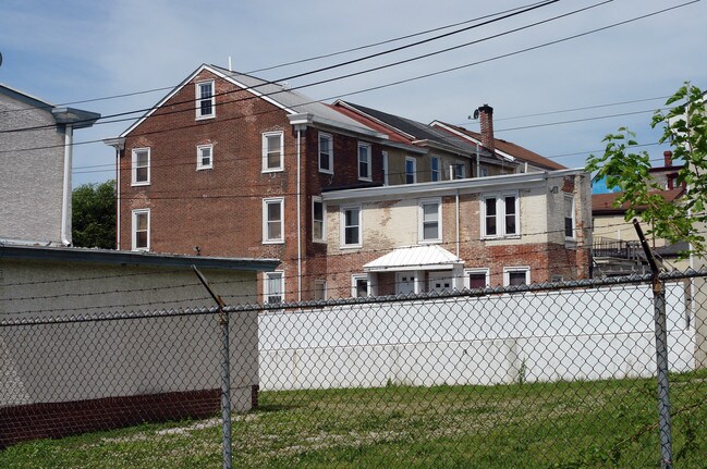 Bldg A in Norristown, PA - Building Photo - Building Photo