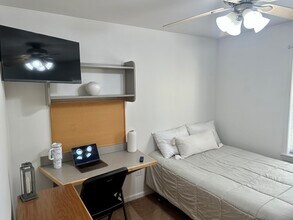 150 Tompkins St, Unit B in Cortland, NY - Foto de edificio - Building Photo