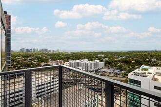 Avalon Merrick Park in Miami, FL - Building Photo - Building Photo