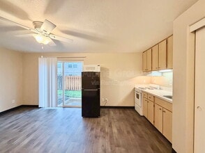 4244 SW Laducer Pl in Beaverton, OR - Foto de edificio - Building Photo