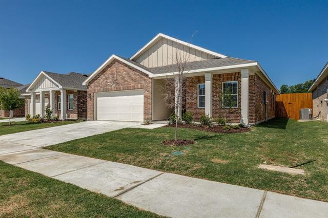 8329 Bufflehead Dr in Fort Worth, TX - Building Photo