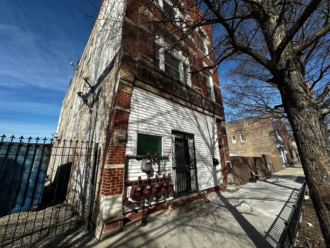 property at 2286 S Blue Island Ave