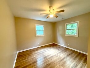 916 E Fairlawn Dr in Urbana, IL - Building Photo - Building Photo