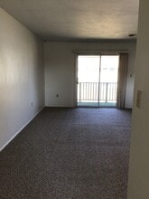 2275 N Cable Rd, Unit 0 in Lima, OH - Foto de edificio - Building Photo