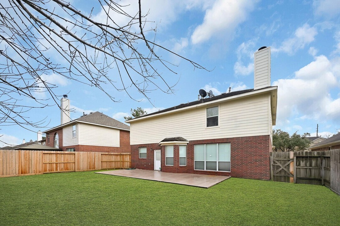 19902 Big Canyon Dr in Katy, TX - Building Photo