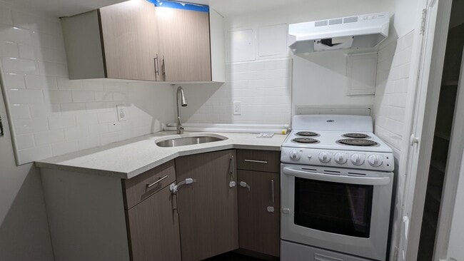 84-24 129th St, Unit Ground in Queens, NY - Foto de edificio - Building Photo
