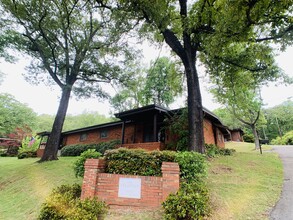 Atlantan Apartments in Birmingham, AL - Foto de edificio - Building Photo