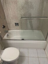 3327 Jayanne Way in Carmichael, CA - Foto de edificio - Building Photo