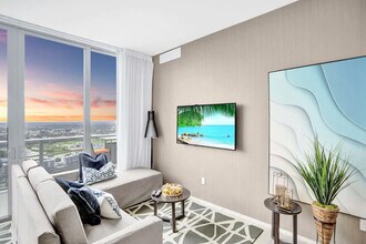 4010 S Ocean Dr in Hollywood, FL - Building Photo - Building Photo