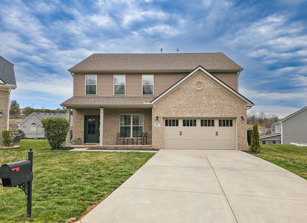 1907 Dark Sky Ln in Knoxville, TN - Building Photo