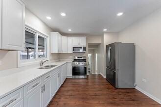 125 S Main St in Montgomery, IL - Building Photo - Building Photo