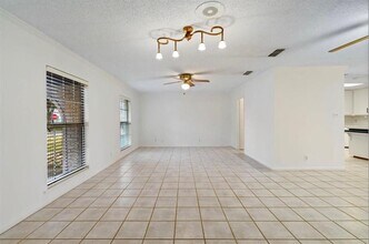 318 Columbine St in Meadowlakes, TX - Building Photo - Building Photo