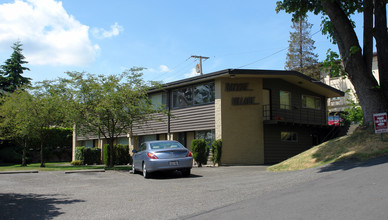 Bayvue Village Apartments in Bellevue, WA - Building Photo - Building Photo