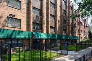 665 W Wrightwood Ave in Chicago, IL - Building Photo