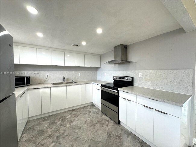 14195 SW 87th St in Miami, FL - Building Photo - Building Photo