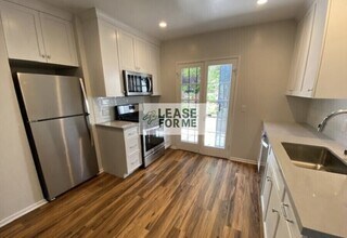 1229 1/2 Smithwood Dr in Los Angeles, CA - Building Photo - Building Photo