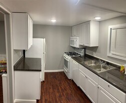 398-400-400 Sunset Dr in Corning, NY - Building Photo