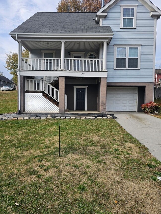 property at 1737 Moses Ave