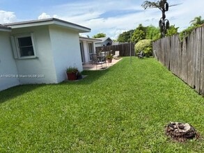 7235 SW 131st Ave in Miami, FL - Building Photo - Building Photo