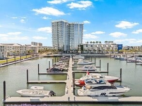 5120 Marina Wy, Unit 9906 in Tampa, FL - Foto de edificio - Building Photo