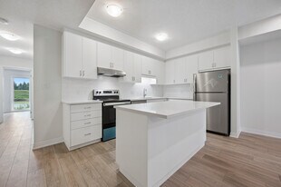 37 Reverie Way in Kitchener, ON - Building Photo