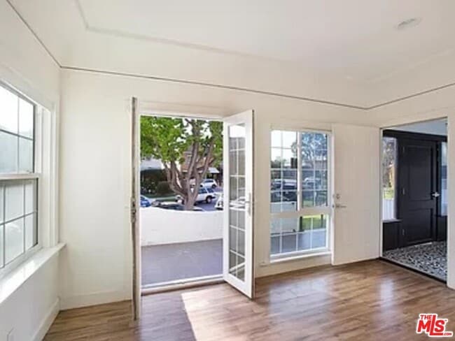 1012 S Orange Dr in Los Angeles, CA - Building Photo - Building Photo