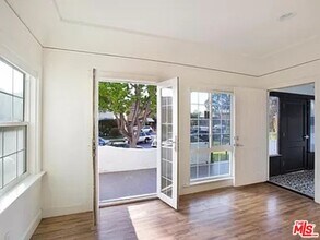 1014 S Orange Dr in Los Angeles, CA - Building Photo - Building Photo