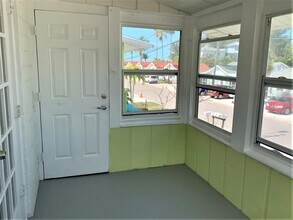 61 81st Ave in Treasure Island, FL - Building Photo - Building Photo