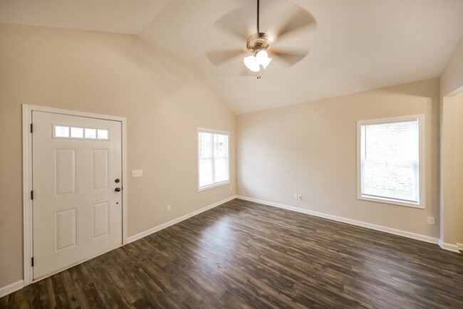 595 Kincaid Cove Ln in Odenville, AL - Building Photo - Building Photo