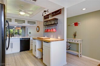 285 Naples Cove Dr in Naples, FL - Foto de edificio - Building Photo