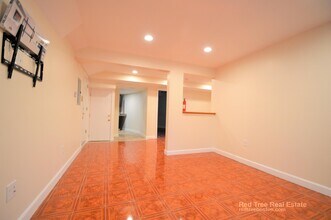 73 Thatcher St in Brookline, MA - Foto de edificio - Building Photo