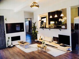 2120 Grand Ave in San Diego, CA - Building Photo