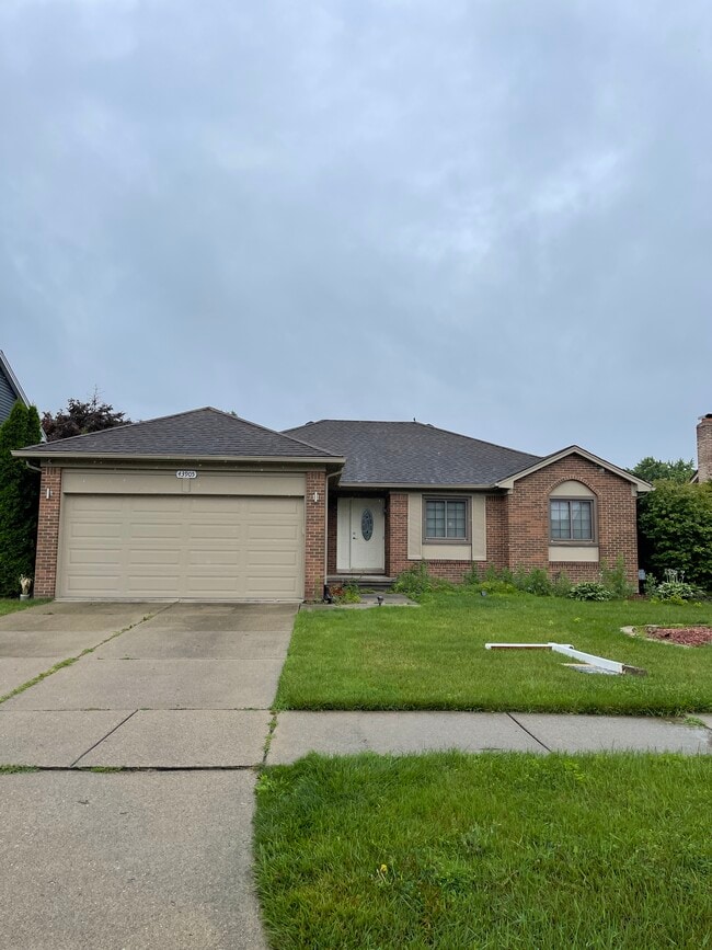 property at 43905 Rivergate Dr