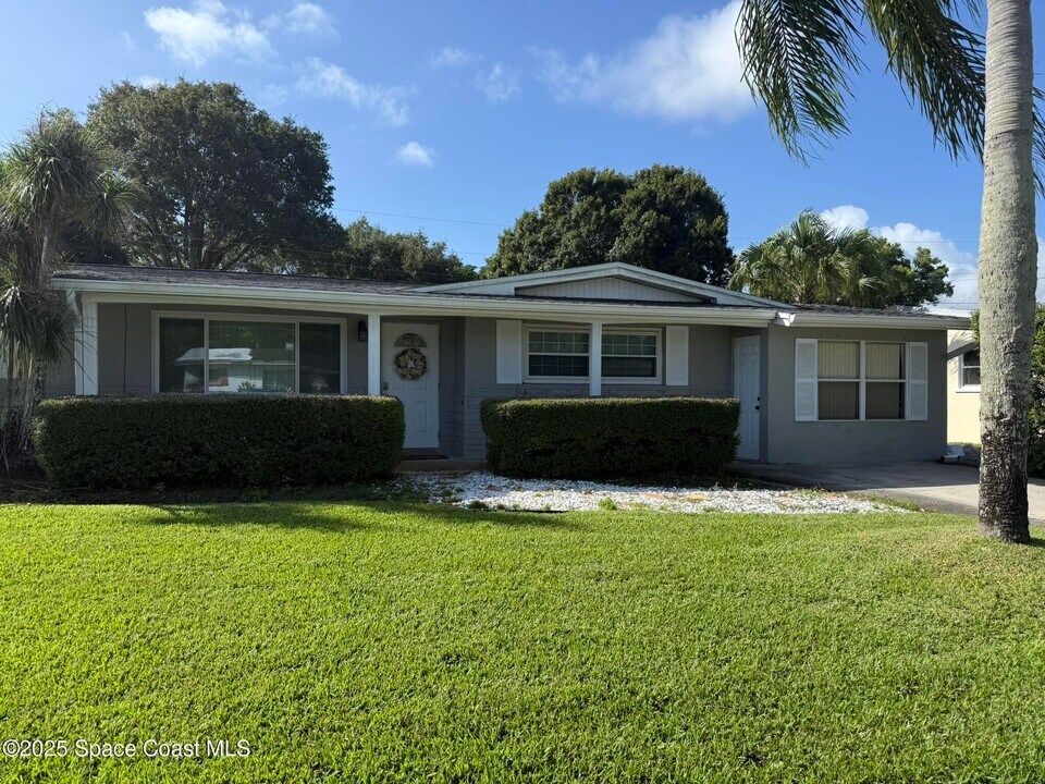 2801 Lorna Dr in Melbourne, FL - Building Photo