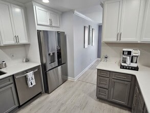 70 Loch Ln in Roxbury Township, NJ - Building Photo - Building Photo